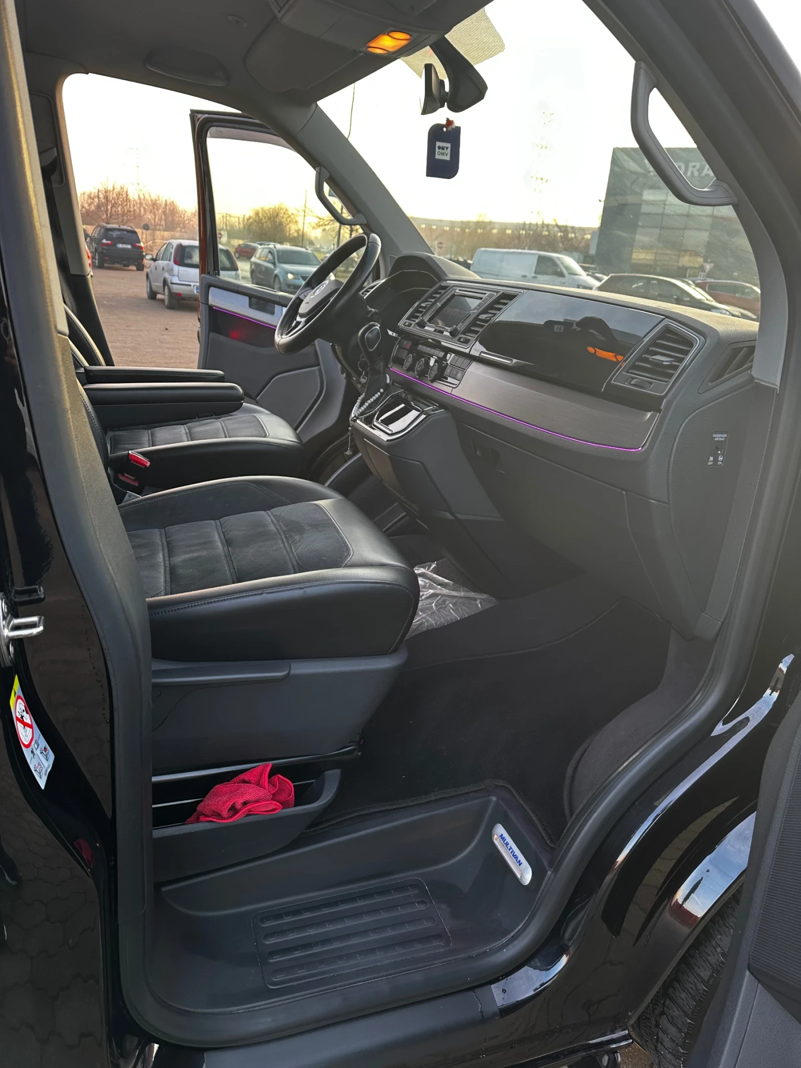 VW Multivan 2.0ТDI* 4MOTION* , снимка 7 - Бусове и автобуси - 55493008