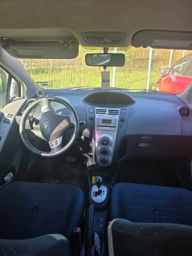 Toyota Yaris Автоматик , снимка 9