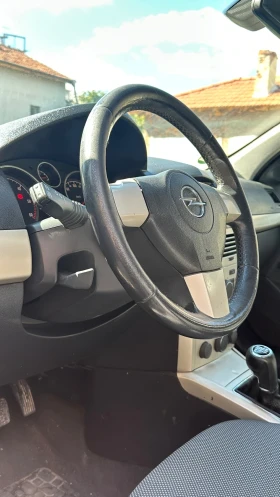 Opel Astra 1.9 CDTI 150 HP, снимка 8