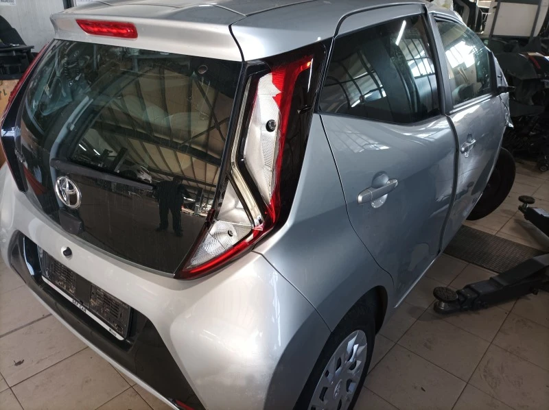 Toyota Aygo 1.0 BENZIN/EURO 6/ НА ЧАСТИ , снимка 3 - Автомобили и джипове - 38457240