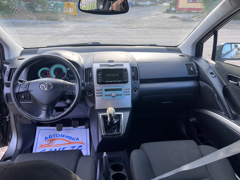 Toyota Corolla verso 2.2, снимка 7 - Автомобили и джипове - 45596951