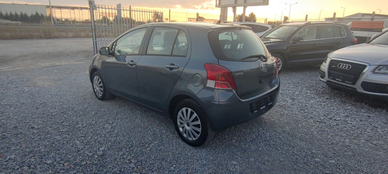 Toyota Yaris 1.33i , снимка 6 - Автомобили и джипове - 46748469