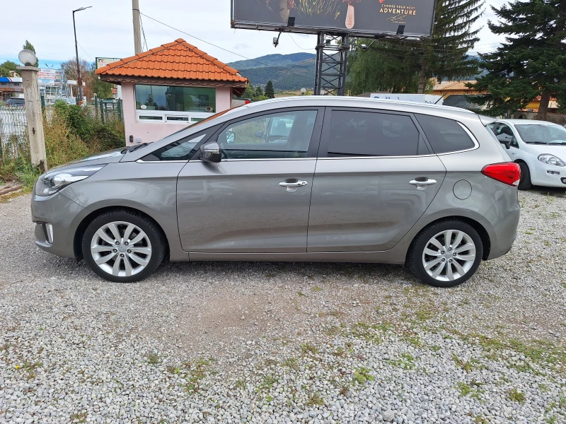 Kia Carens 1.7 crdi 136 ks 7 mesta full options!, снимка 6 - Автомобили и джипове - 47247756