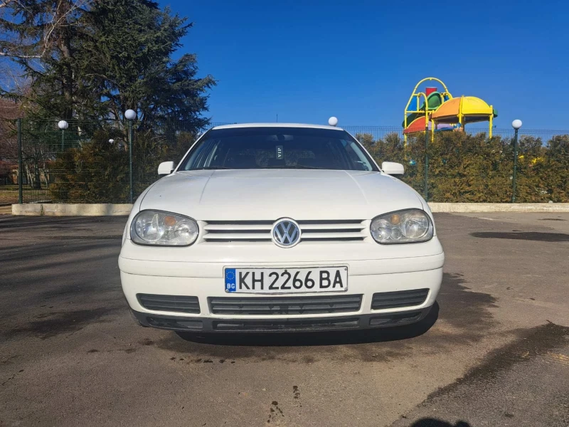 VW Golf 1.8 T, снимка 2 - Автомобили и джипове - 48998046