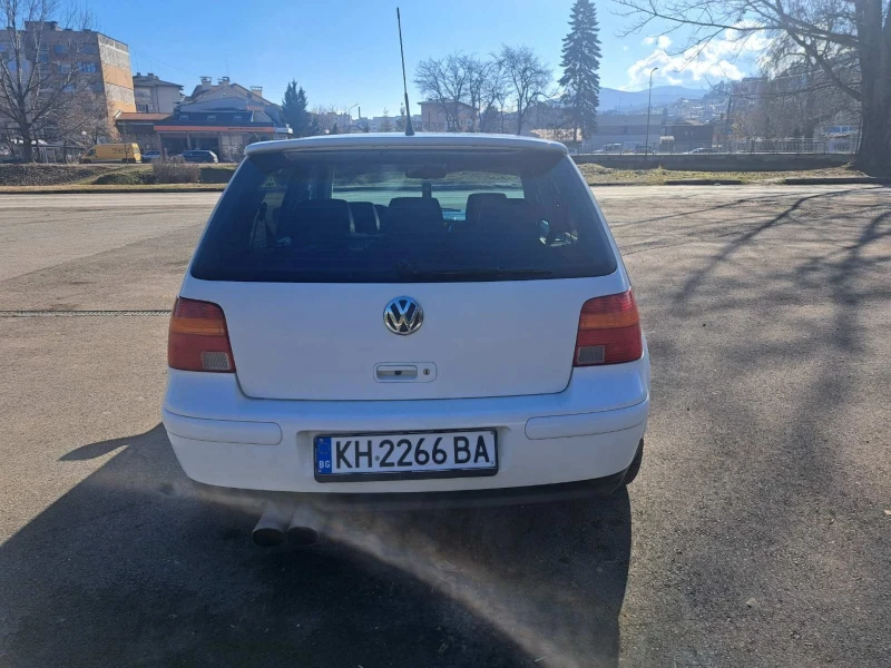 VW Golf 1.8 T, снимка 4 - Автомобили и джипове - 48998046