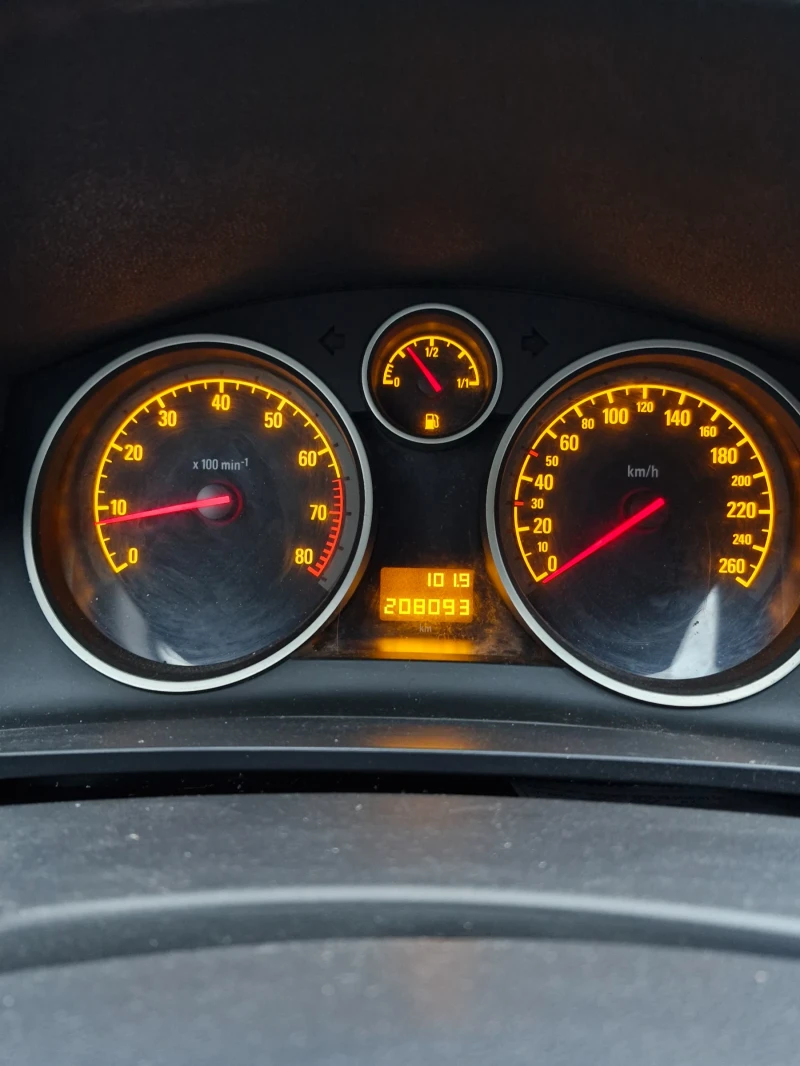 Opel Zafira 1.8 газ/бензин, снимка 9 - Автомобили и джипове - 53018594