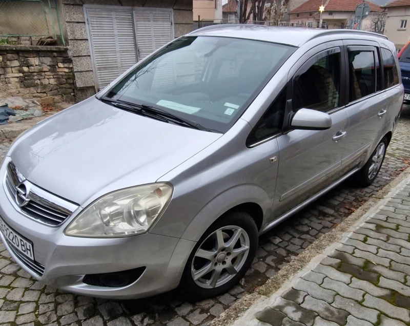 Opel Zafira 1.8 газ/бензин, снимка 4 - Автомобили и джипове - 53018594