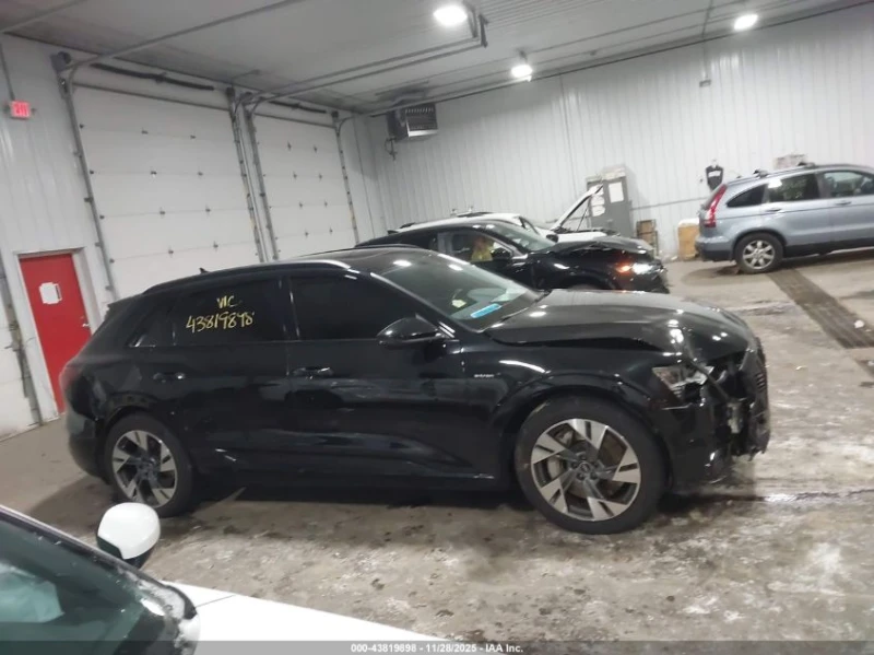Audi E-Tron UNKNOWN SPECS All Wheel Drive, снимка 6 - Автомобили и джипове - 53044522