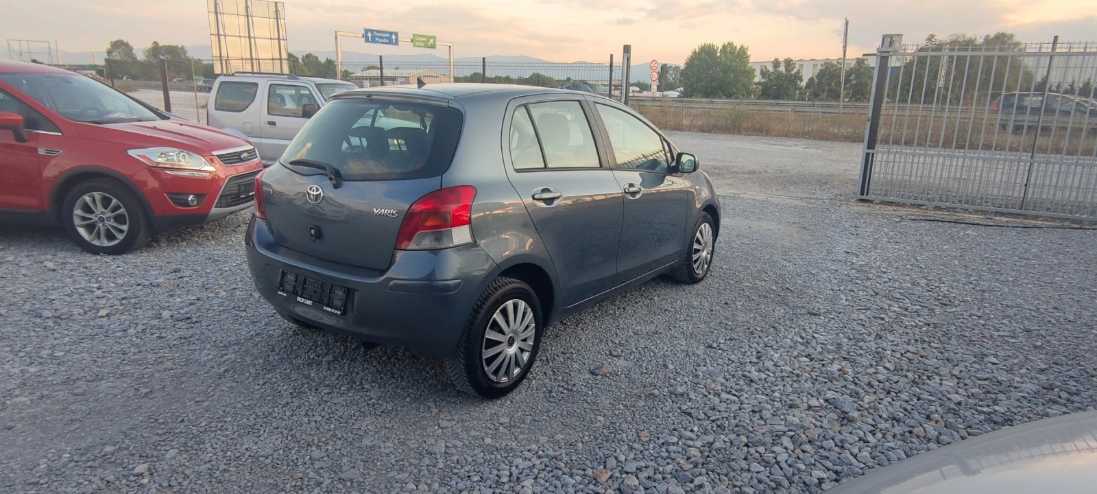 Toyota Yaris 1.33i  - изображение 4