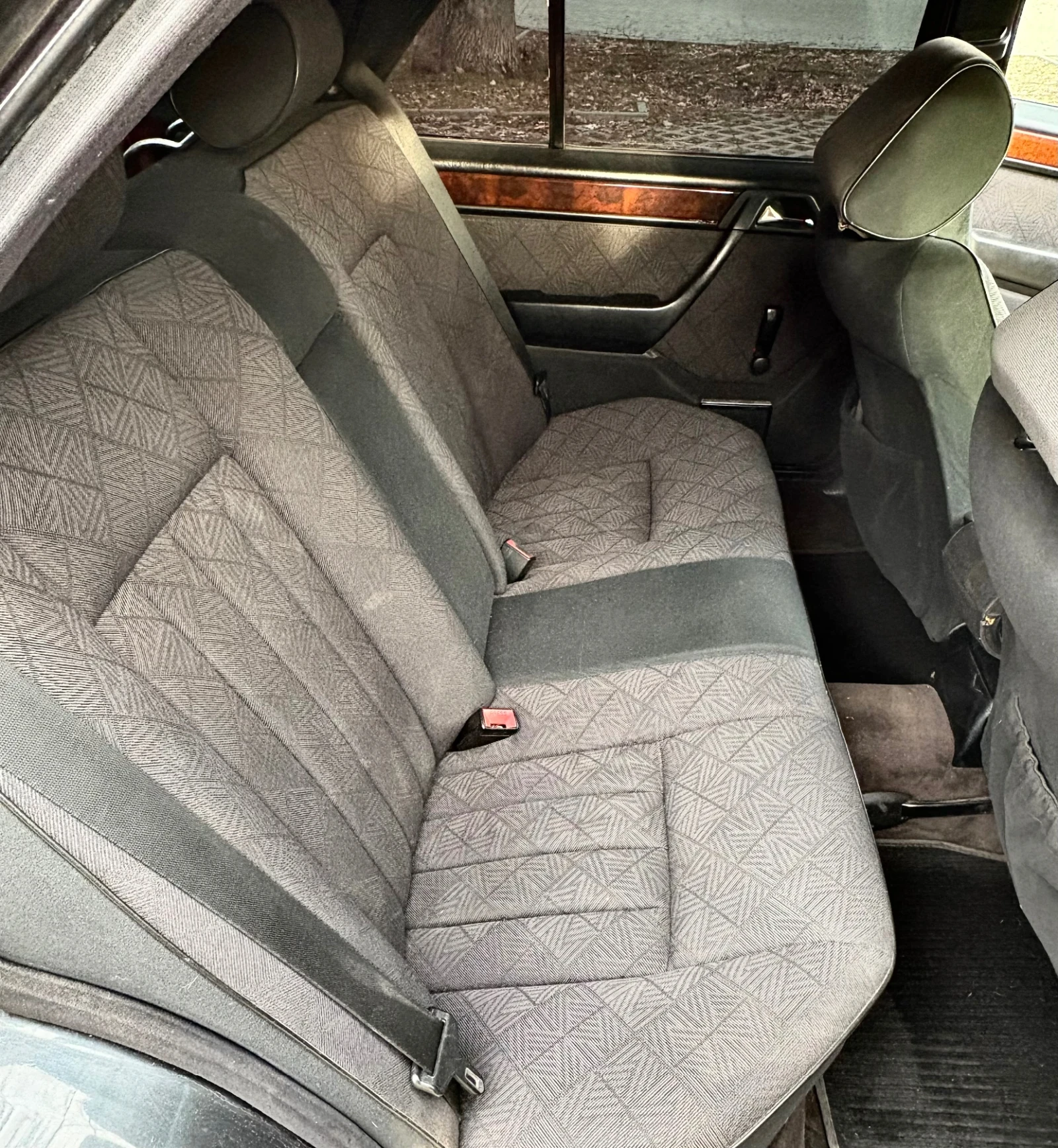 Mercedes-Benz 124  - изображение 9