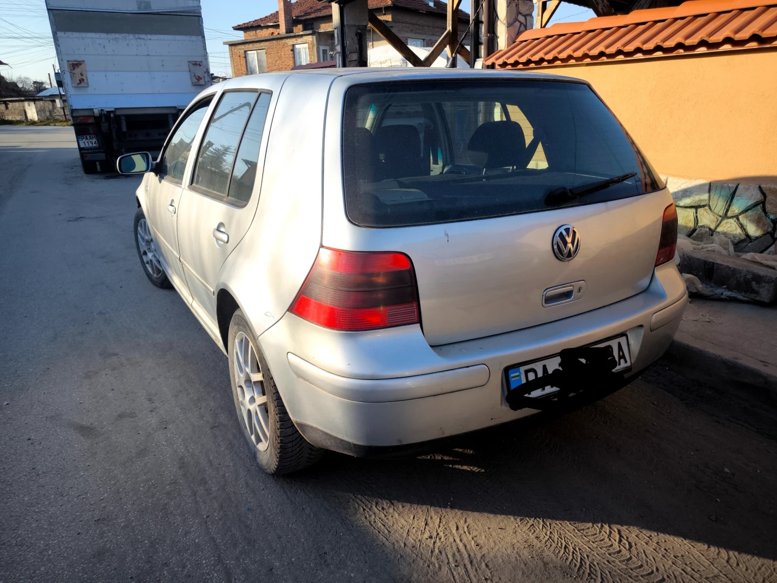 VW Golf 1.6i, снимка 3 - Автомобили и джипове - 53850479