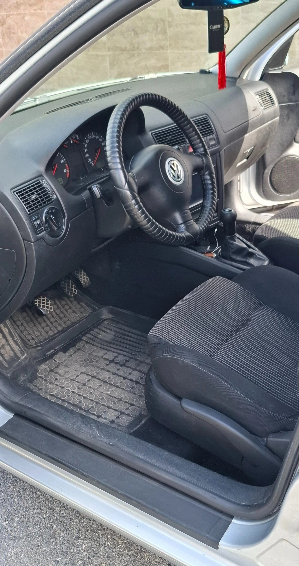 VW Golf  1.6 105к.с., снимка 7 - Автомобили и джипове - 54019591