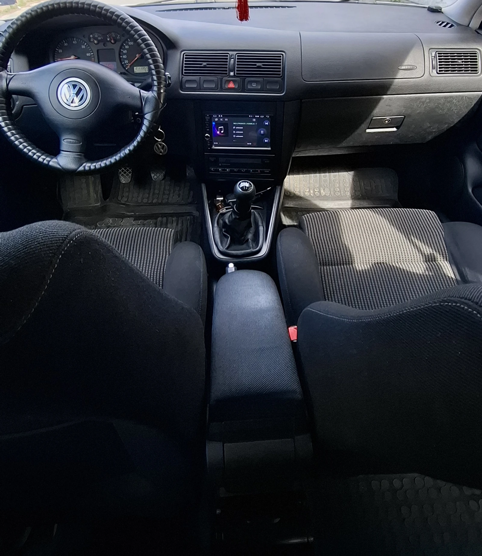 VW Golf  1.6 105к.с., снимка 11 - Автомобили и джипове - 54019591