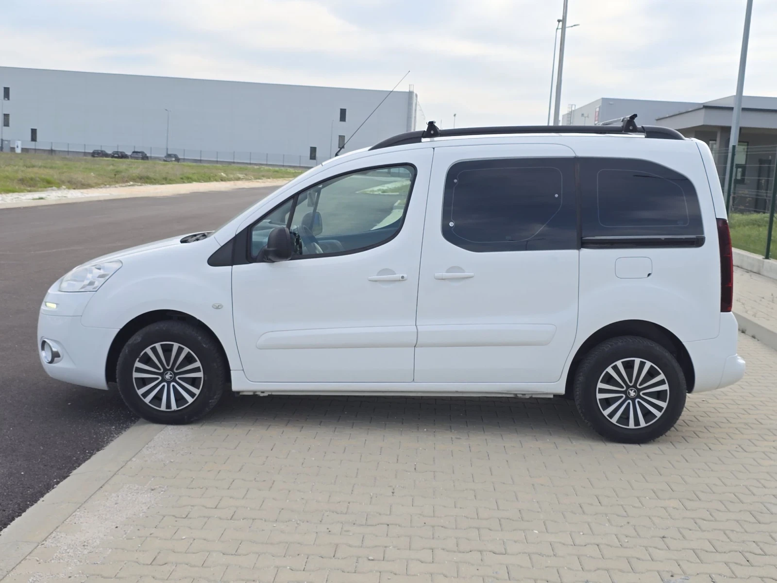 Peugeot Partner 1.6Hdi/92кс., снимка 8 - Автомобили и джипове - 54306839