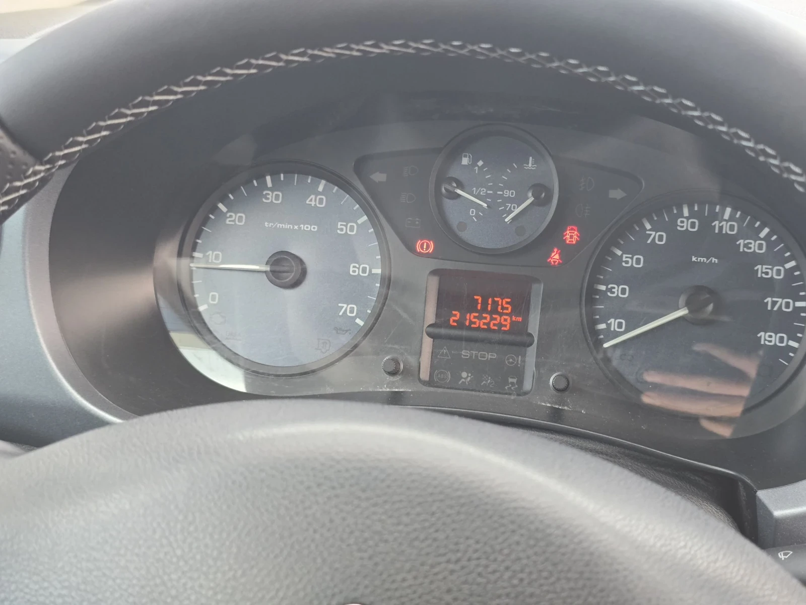 Peugeot Partner 1.6Hdi/92кс., снимка 16 - Автомобили и джипове - 54306839