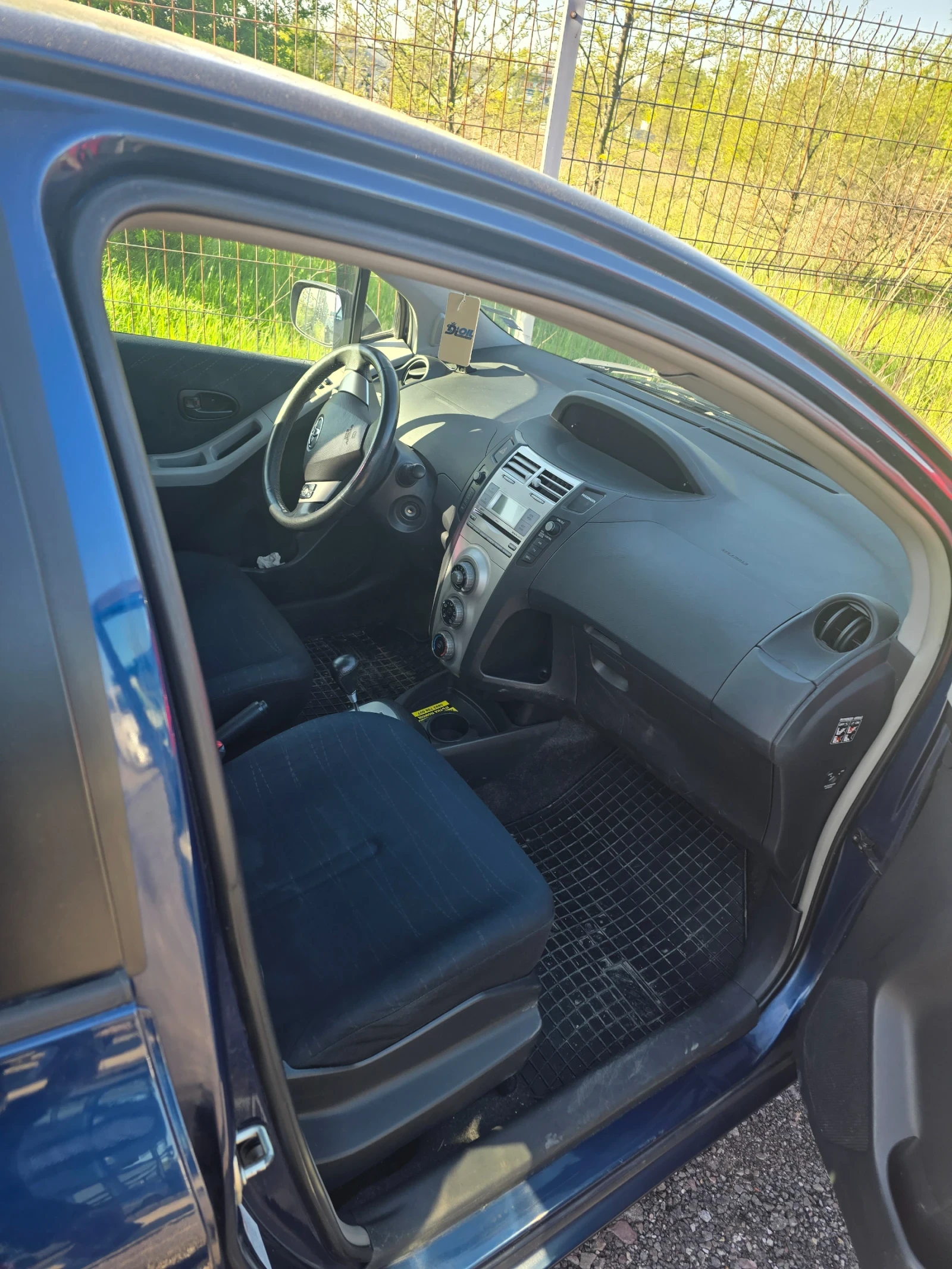 Toyota Yaris Автоматик , снимка 11 - Автомобили и джипове - 54338480