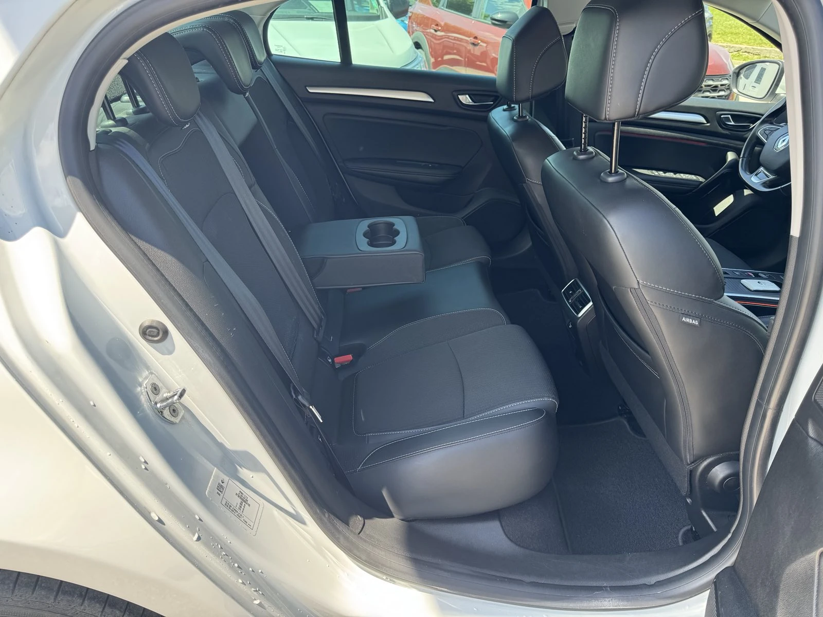 Renault Megane 1.5 Dci, снимка 10 - Автомобили и джипове - 54740564