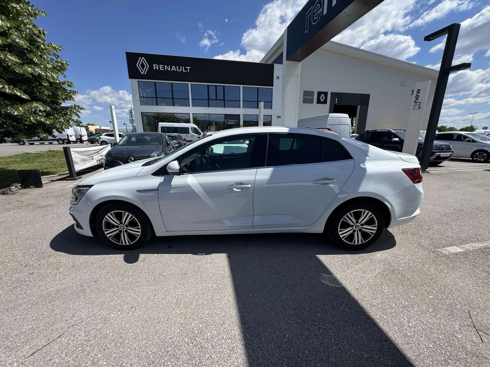 Renault Megane 1.5 Dci, снимка 3 - Автомобили и джипове - 54740564