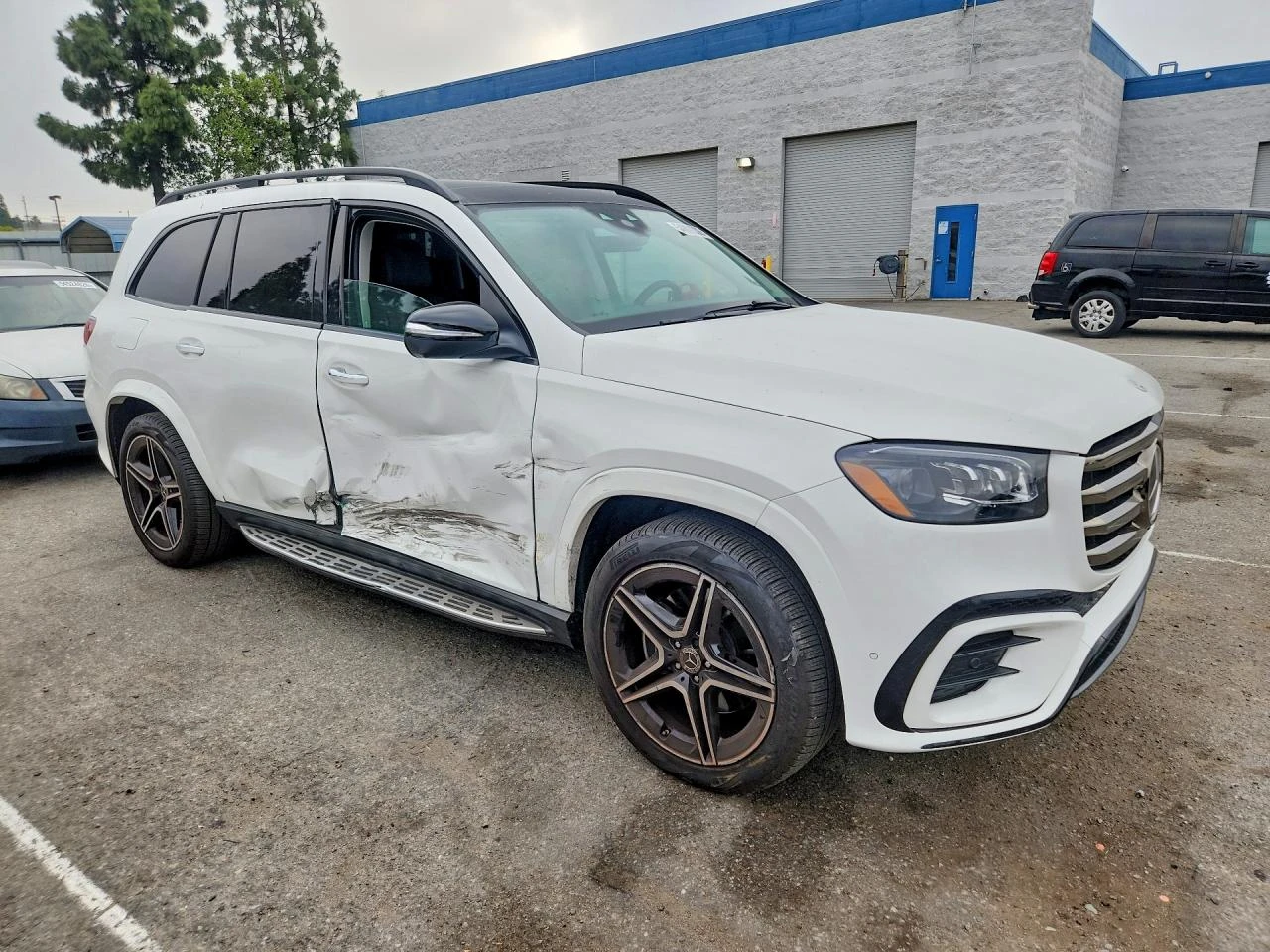 Mercedes-Benz GLS 450 3.0l 4Matic, снимка 4 - Автомобили и джипове - 54881360