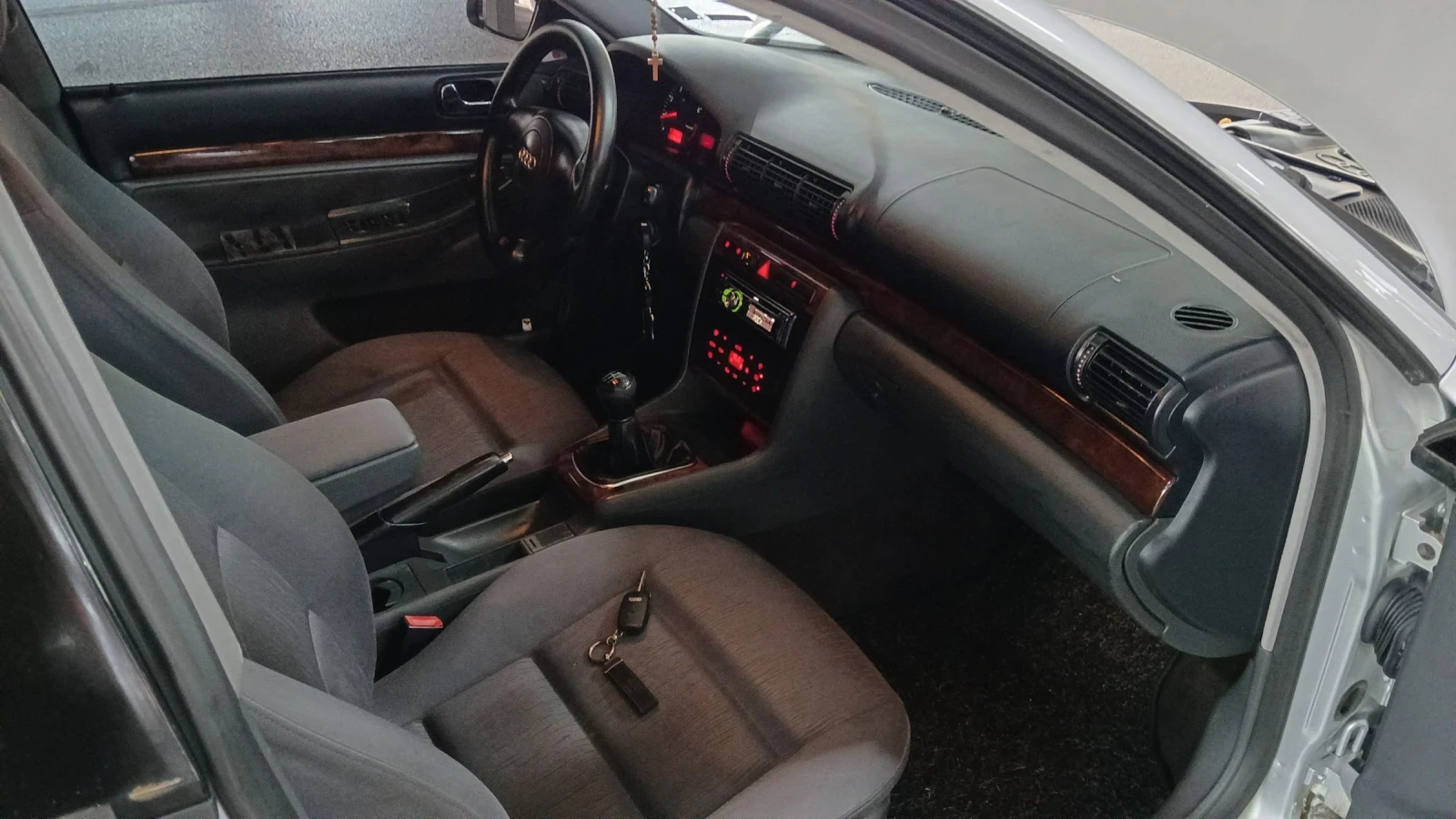 Audi A4 1.8T ГАЗ-БЕНЗИН  # КЛИМАТРОН#, снимка 17 - Автомобили и джипове - 55077424