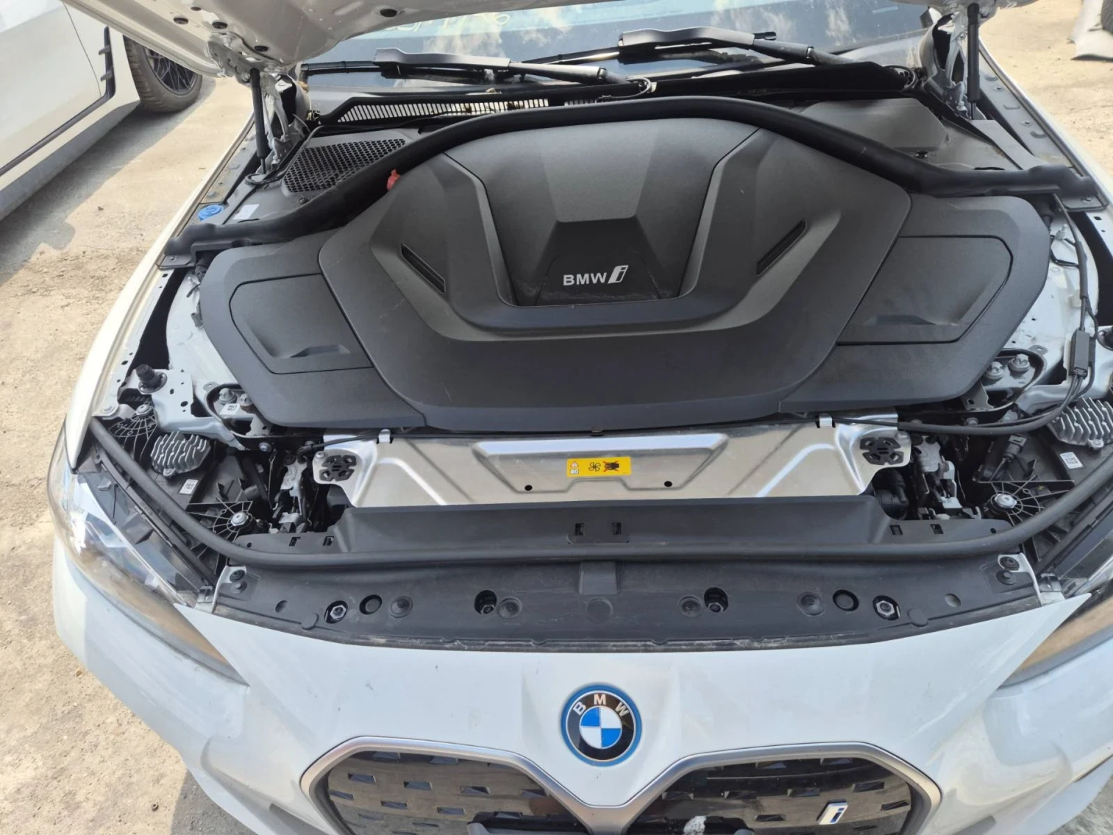 BMW i4 40, снимка 11 - Автомобили и джипове - 55387263