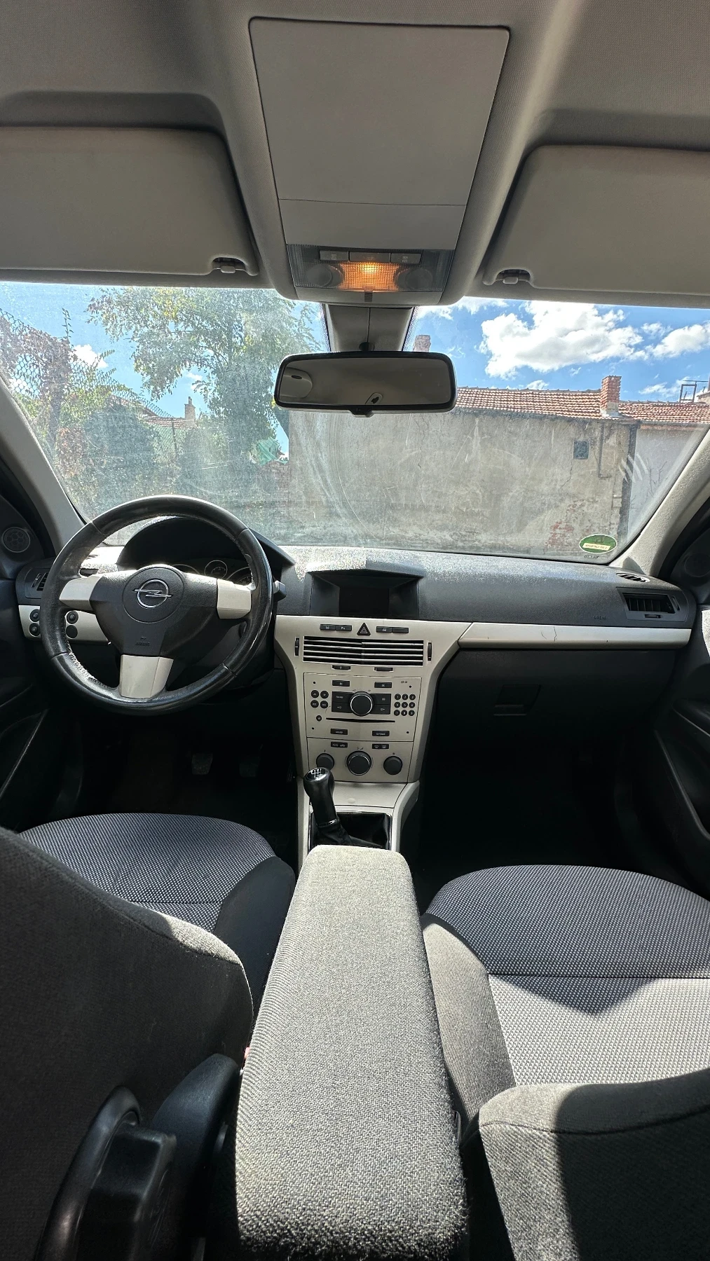 Opel Astra 1.9 CDTI 150 HP, снимка 17 - Автомобили и джипове - 56338310