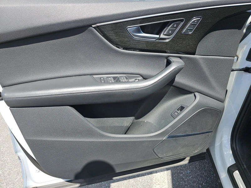 Audi Q7 PRESTIGE* MATRIX* DISTRONIK* VIRTUAL* ОБДУХ* ПАНО, снимка 12 - Автомобили и джипове - 51929357