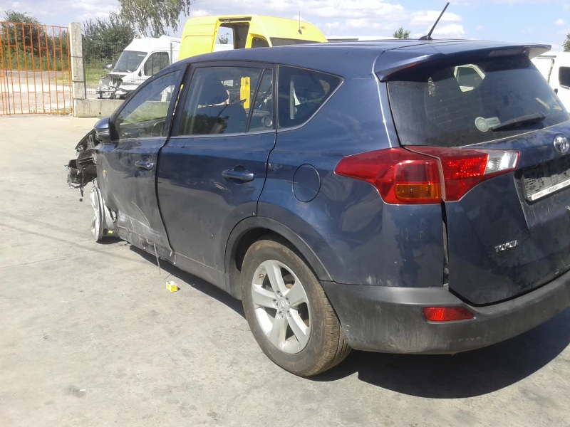 Toyota Rav4, снимка 4 - Автомобили и джипове - 52191788