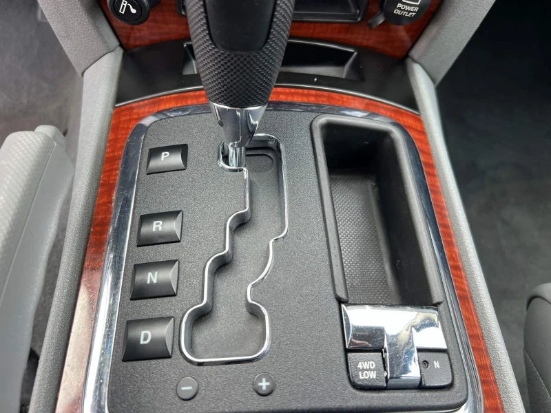 Jeep Grand cherokee Wk1, снимка 9 - Автомобили и джипове - 52823063