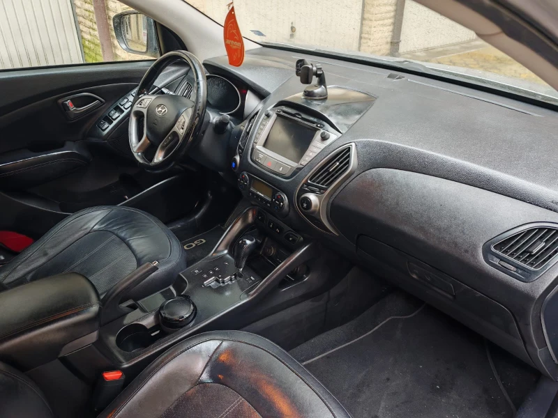 Hyundai IX35 AWD, CRDI, 184кс, Facelift, Панорама, Камера, снимка 3 - Автомобили и джипове - 53531922