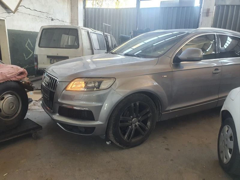 Audi Q7 3.0, снимка 6 - Автомобили и джипове - 49451464