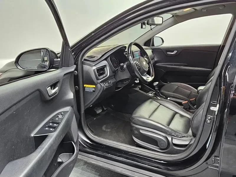 Kia Stonic, снимка 10 - Автомобили и джипове - 56727329