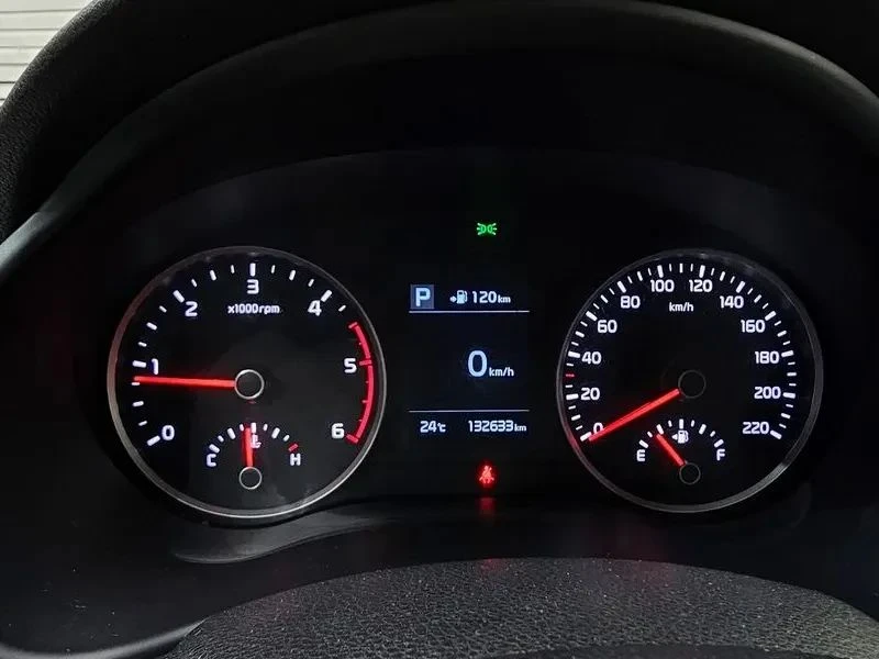 Kia Stonic, снимка 8 - Автомобили и джипове - 56727329