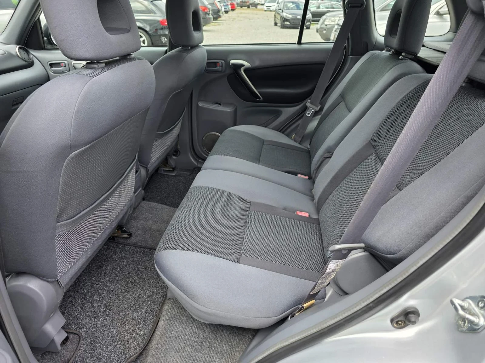 Toyota Rav4 D4D 4x4 - изображение 10