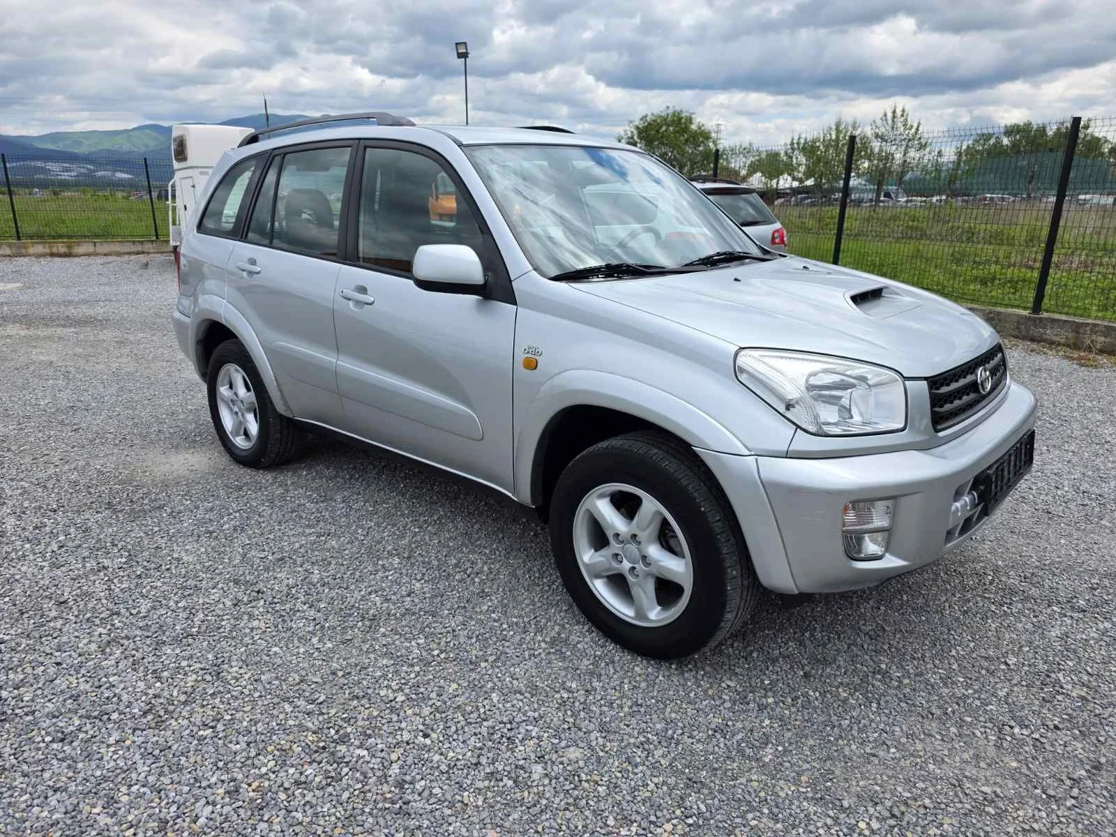 Toyota Rav4 D4D 4x4 - изображение 6
