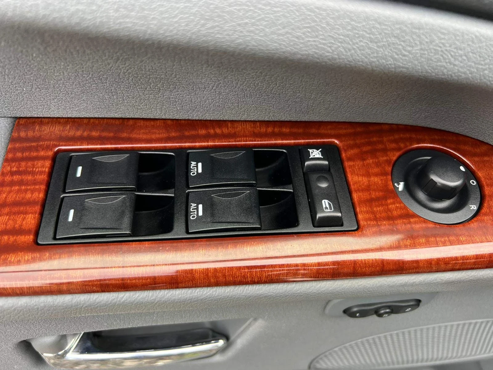 Jeep Grand cherokee Wk1, снимка 12 - Автомобили и джипове - 53974362