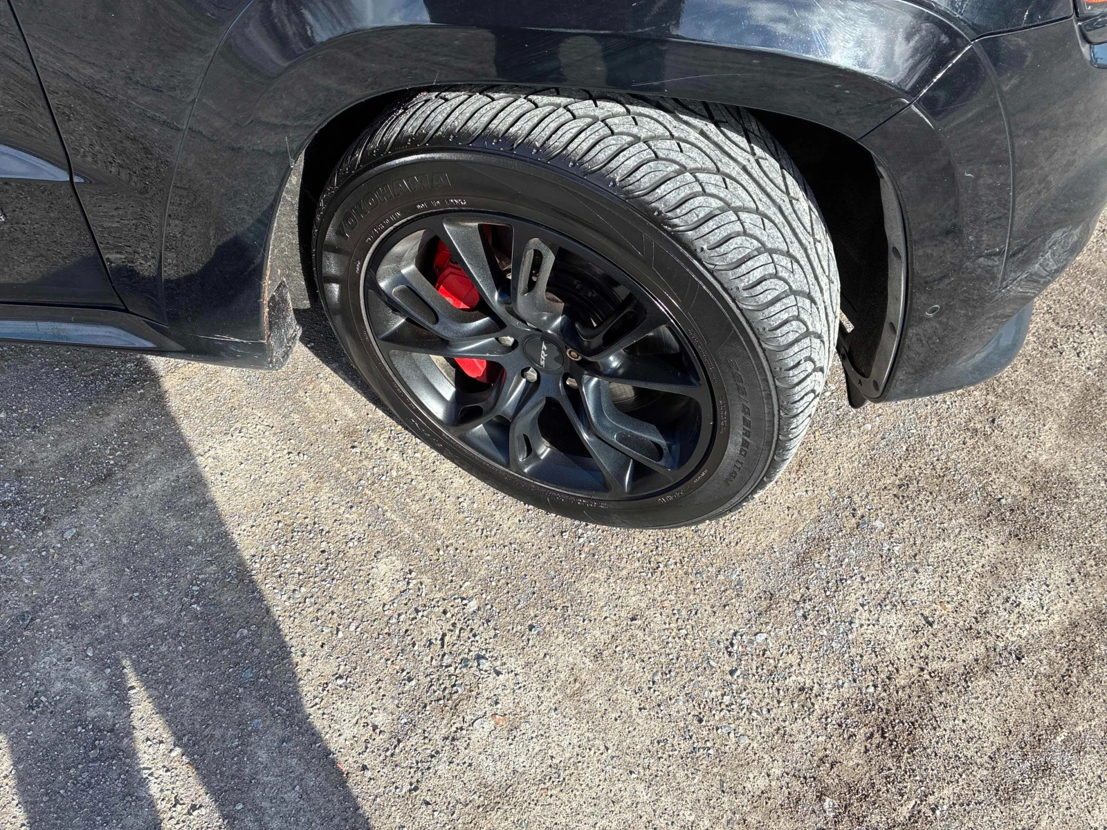 Jeep Grand cherokee SRT* 6.2* V8* 8ZF* ПОДГРЕВ* КАМЕРА* КЕЙЛЕС* LANE* , снимка 6 - Автомобили и джипове - 53829687