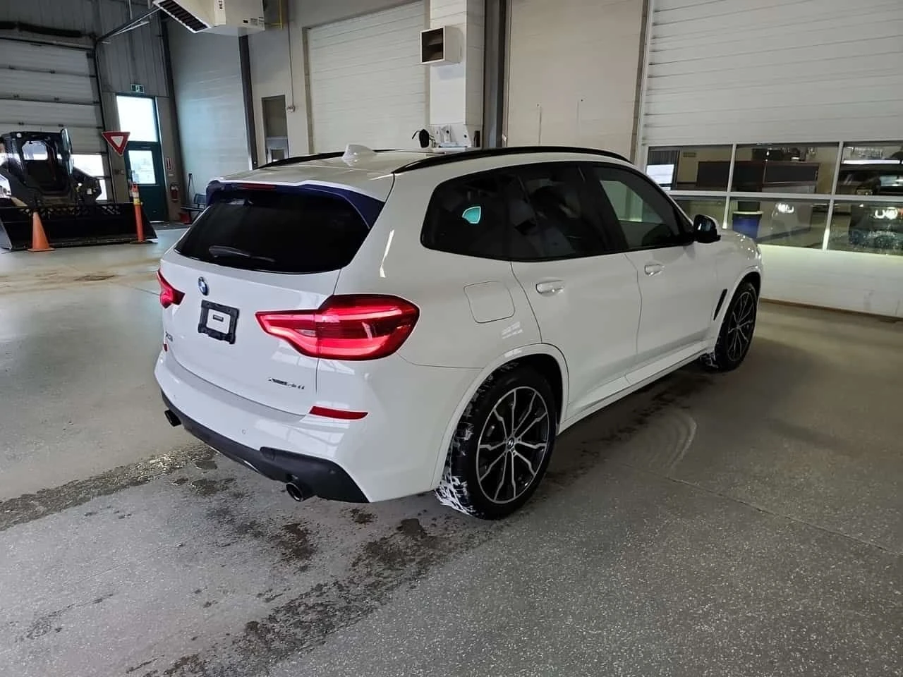 BMW X3 М ПАКЕТ/XDRIVE30I/CARFAX/2 КЛЮЧА/АМБИЕНТ/ПАНО/, снимка 3 - Автомобили и джипове - 53990859