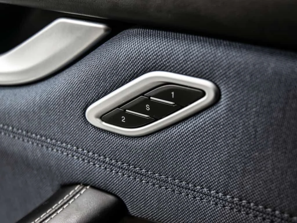 Maserati Levante * GranLusso CLEAN CARFAX All wheel Drive Sport Uti, снимка 7 - Автомобили и джипове - 54070806