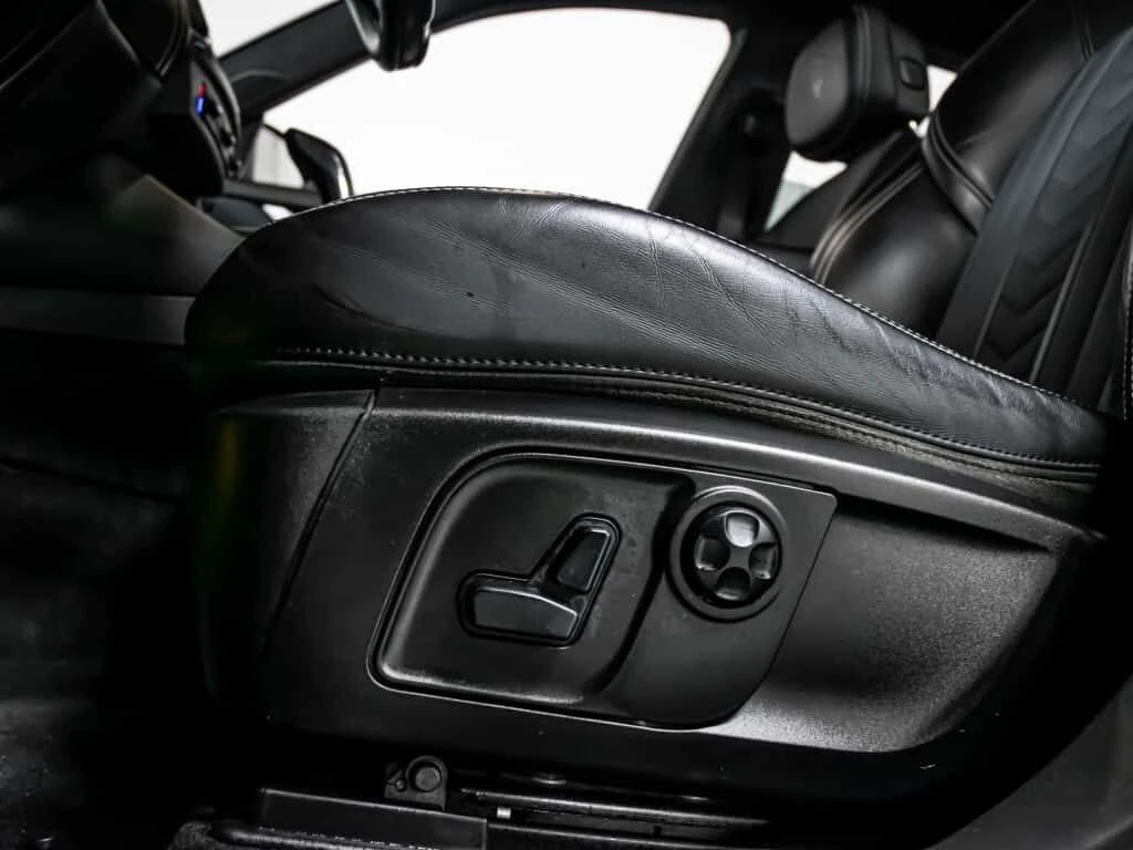 Maserati Levante * GranLusso CLEAN CARFAX All wheel Drive Sport Uti, снимка 17 - Автомобили и джипове - 54070806