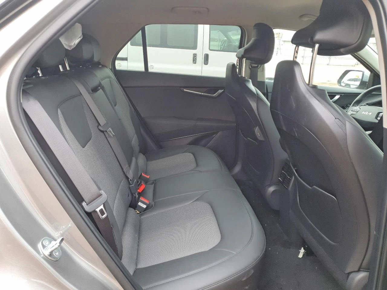 Kia Niro WIND* РЕАЛНИ КМ!, снимка 9 - Автомобили и джипове - 54152699