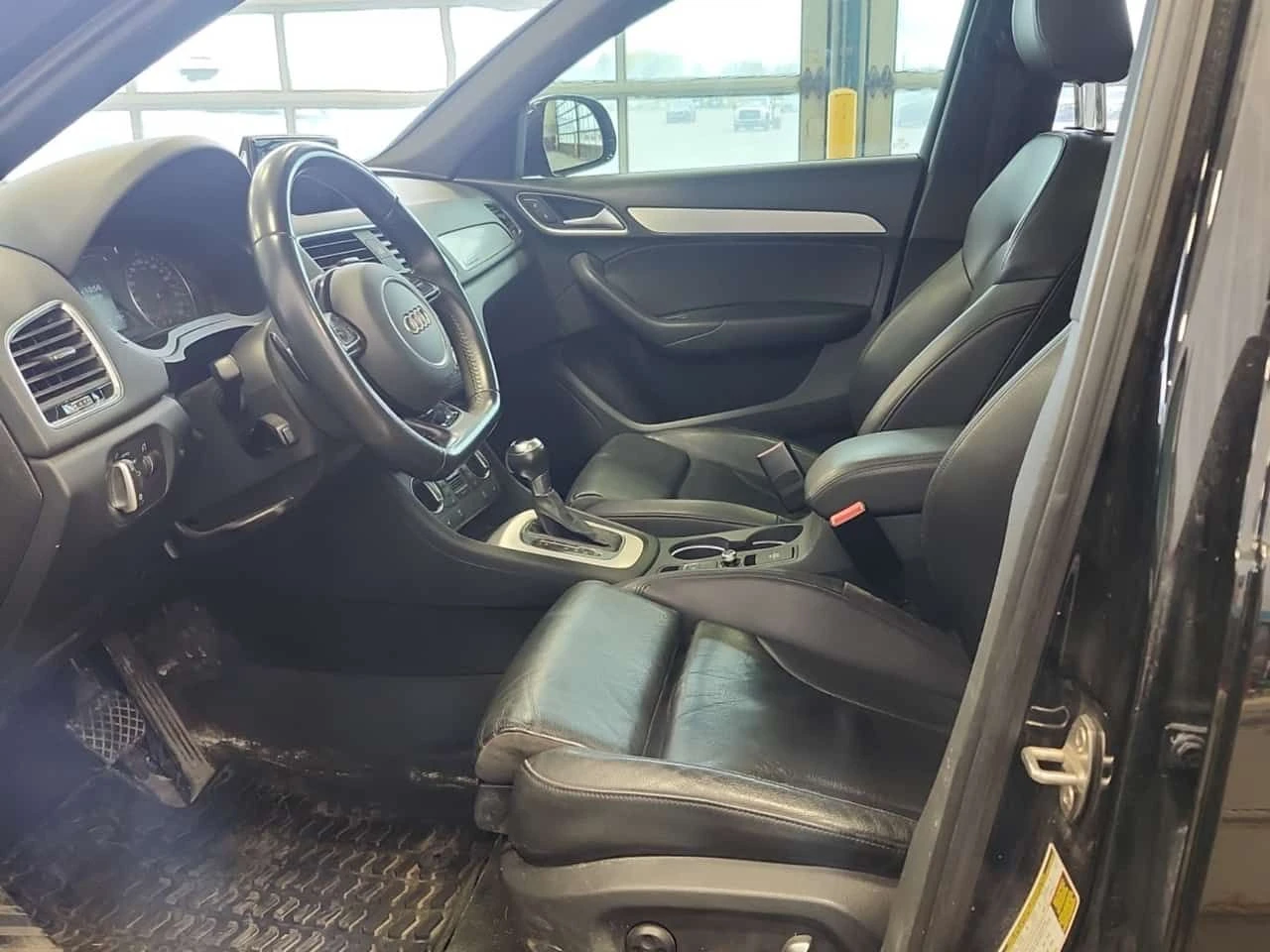 Audi Q3 PROGRESSIV| S-LINE| BLACK OPTIC| ПАНО| 2 КЛЮЧА, снимка 8 - Автомобили и джипове - 54451373