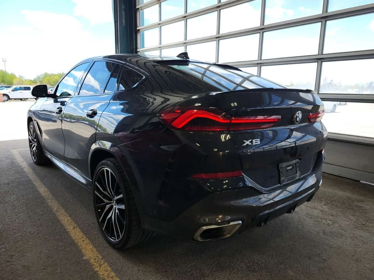 BMW X6 XDRIVE40I| DISTR| ЛАЗЕРИ| SWAROVSKI| SKY LOUNGE, снимка 5 - Автомобили и джипове - 54529454