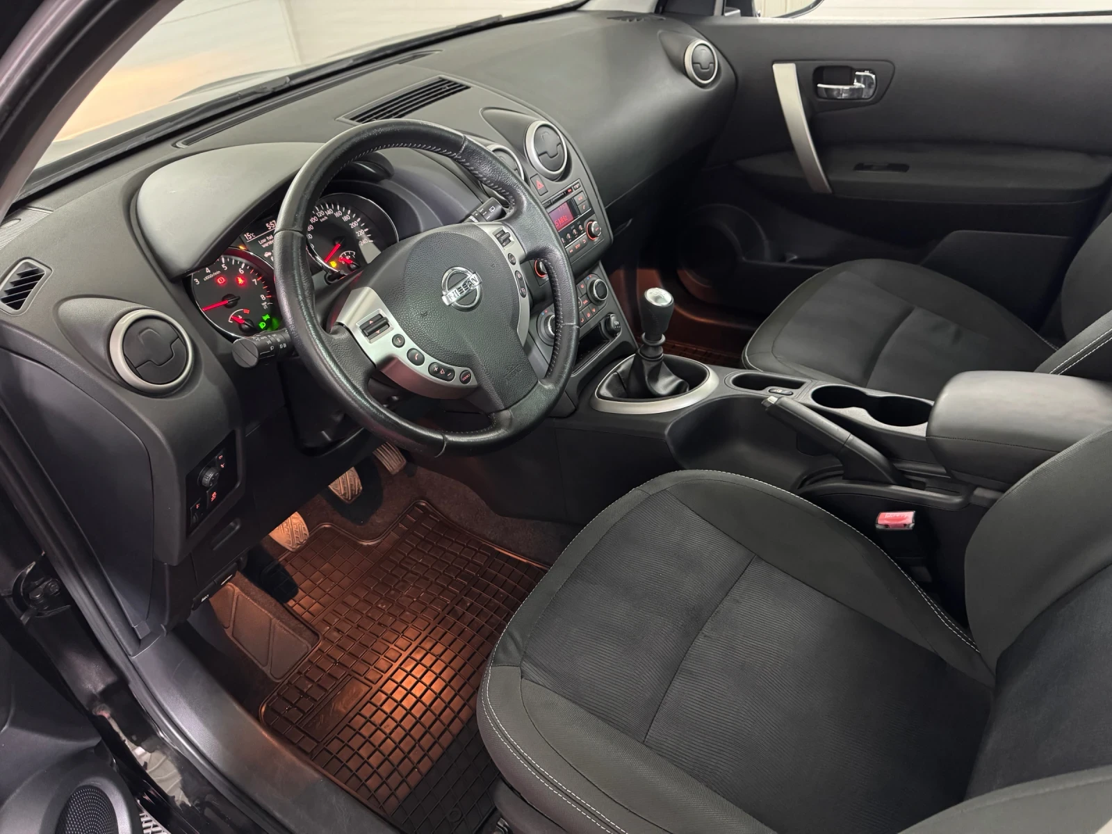 Nissan Qashqai + 2 - 2.0 i 141 h.p. - 7 местен, снимка 7 - Автомобили и джипове - 54586625