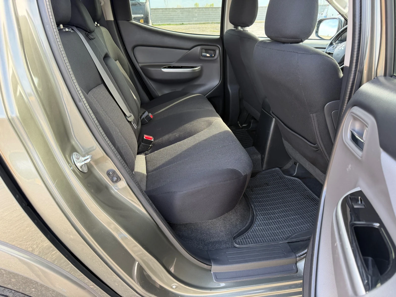 Mitsubishi L200 2.4 DI-D | Mobile.bg � ����������� 13