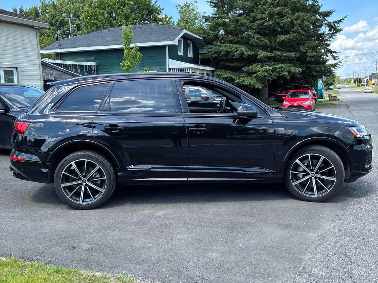 Audi Q7 Progressiv | CARFAX | БЕЗ ПЪРВОНАЧАЛНА ВНОСКА, снимка 6 - Автомобили и джипове - 55053515