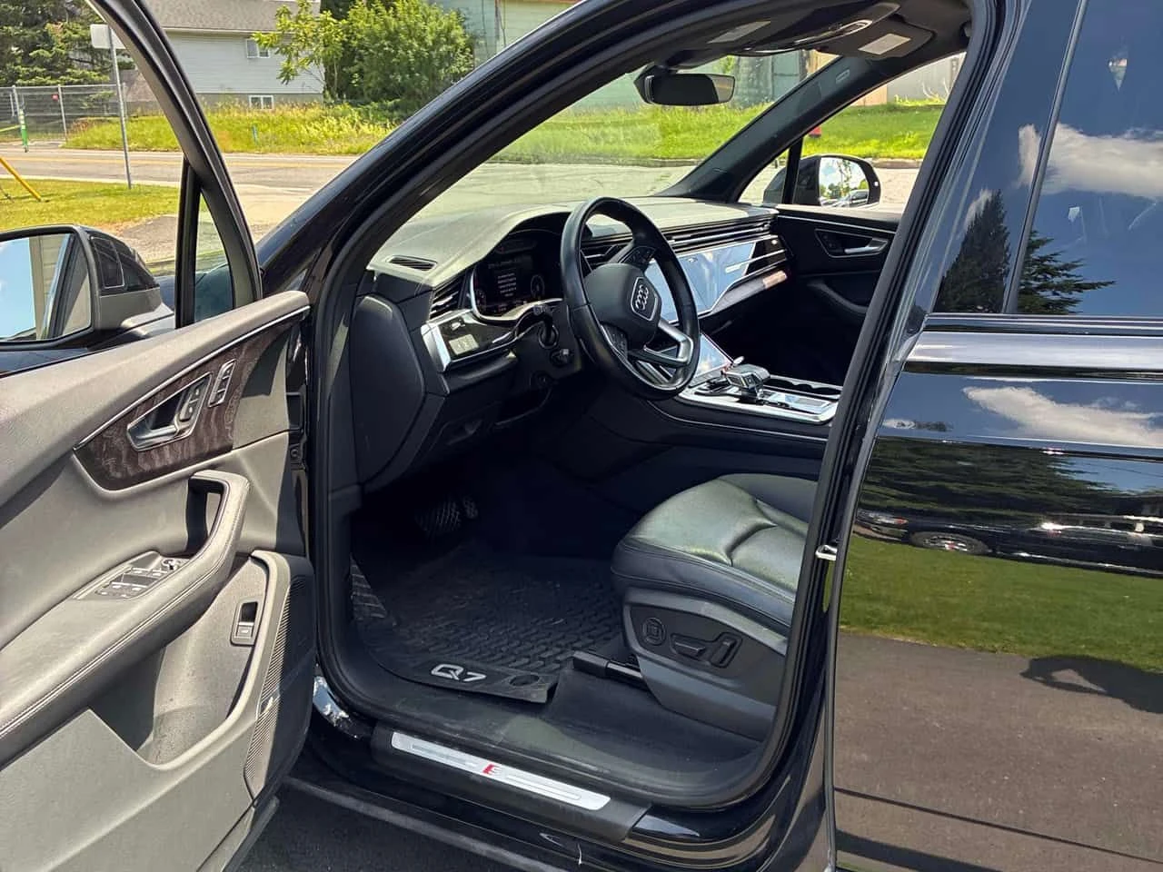Audi Q7 Progressiv | CARFAX | БЕЗ ПЪРВОНАЧАЛНА ВНОСКА, снимка 8 - Автомобили и джипове - 55053515