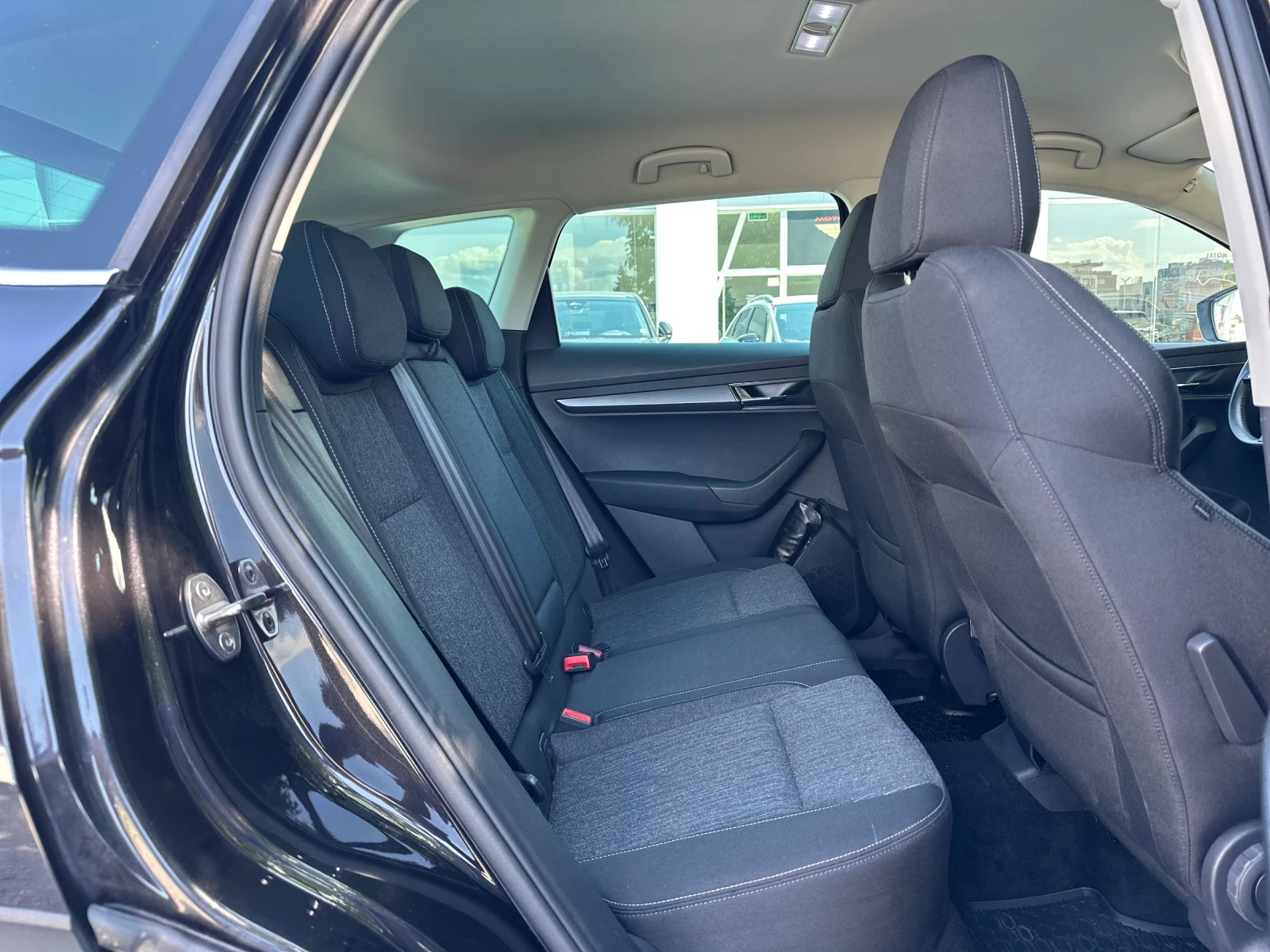 Skoda Karoq 2.0 TDI, снимка 16 - Автомобили и джипове - 55161208