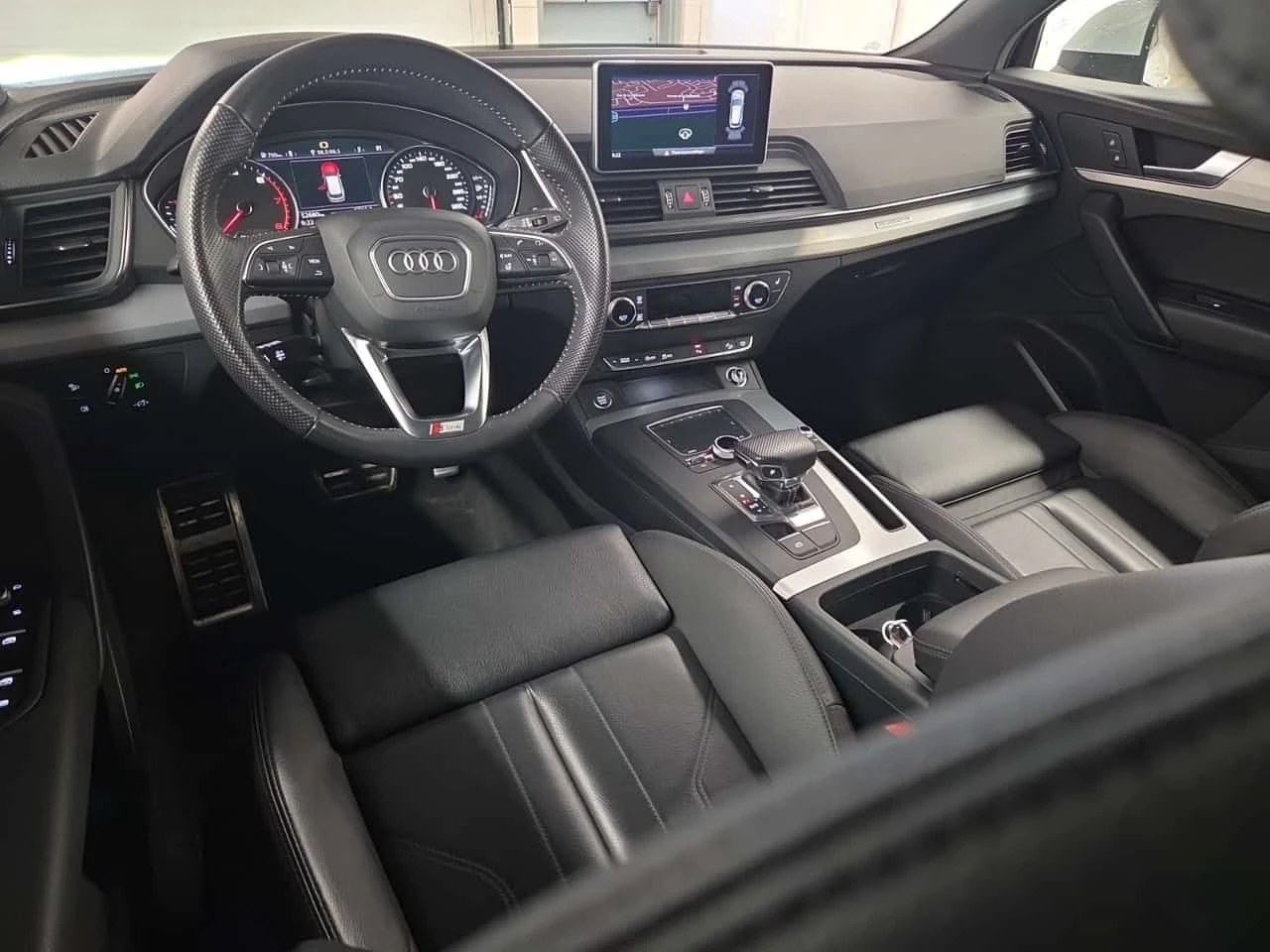 Audi Q5  PROGRESSIV / КОЖА / ПОДГРЕВИ / ПАНОРАМА , снимка 10 - Автомобили и джипове - 55640967