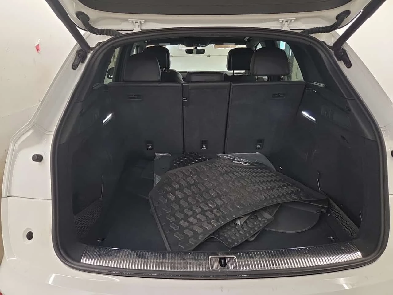 Audi Q5  PROGRESSIV / КОЖА / ПОДГРЕВИ / ПАНОРАМА , снимка 15 - Автомобили и джипове - 55640967